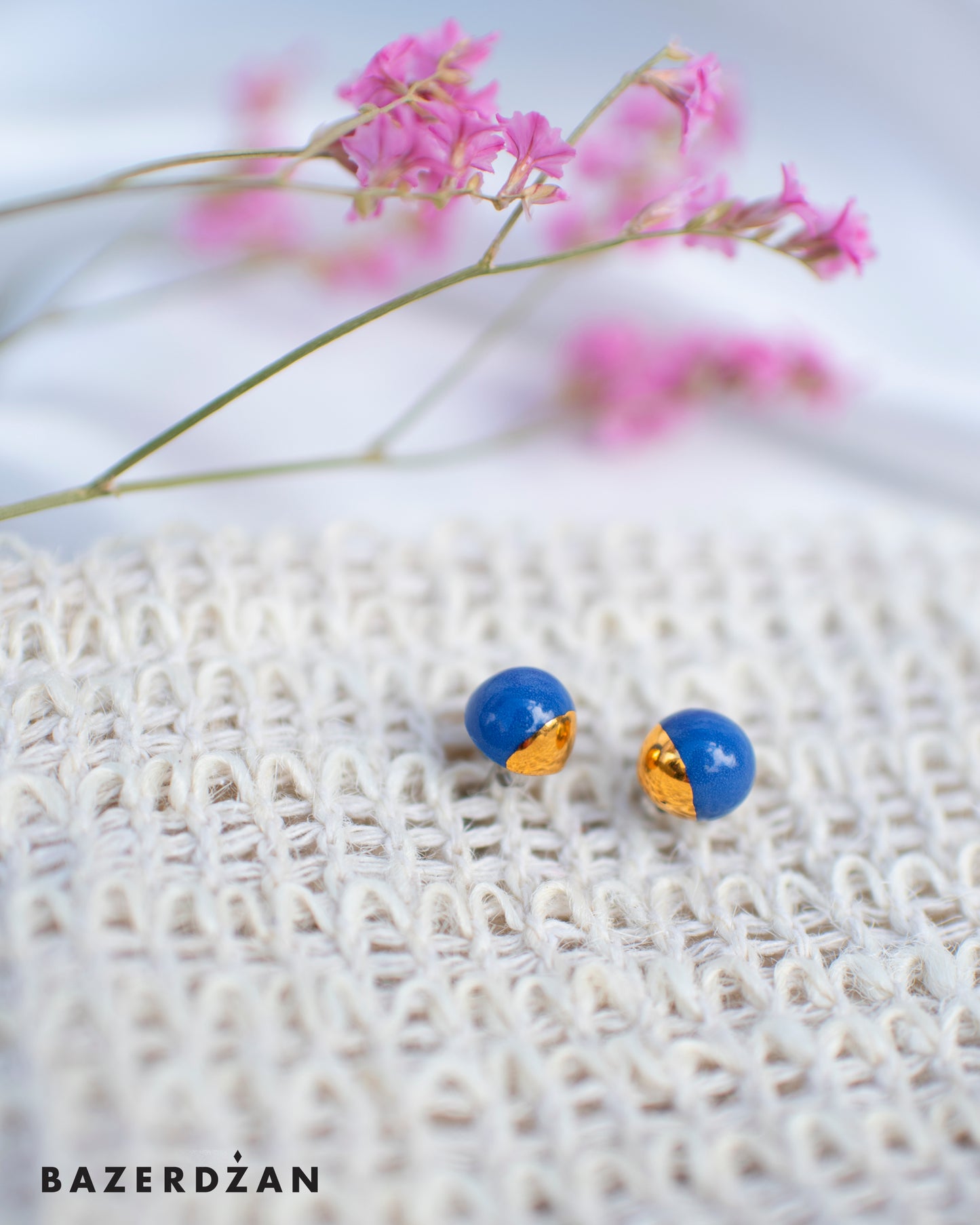 Mini pearl porcelain earrings by Studio Tekne