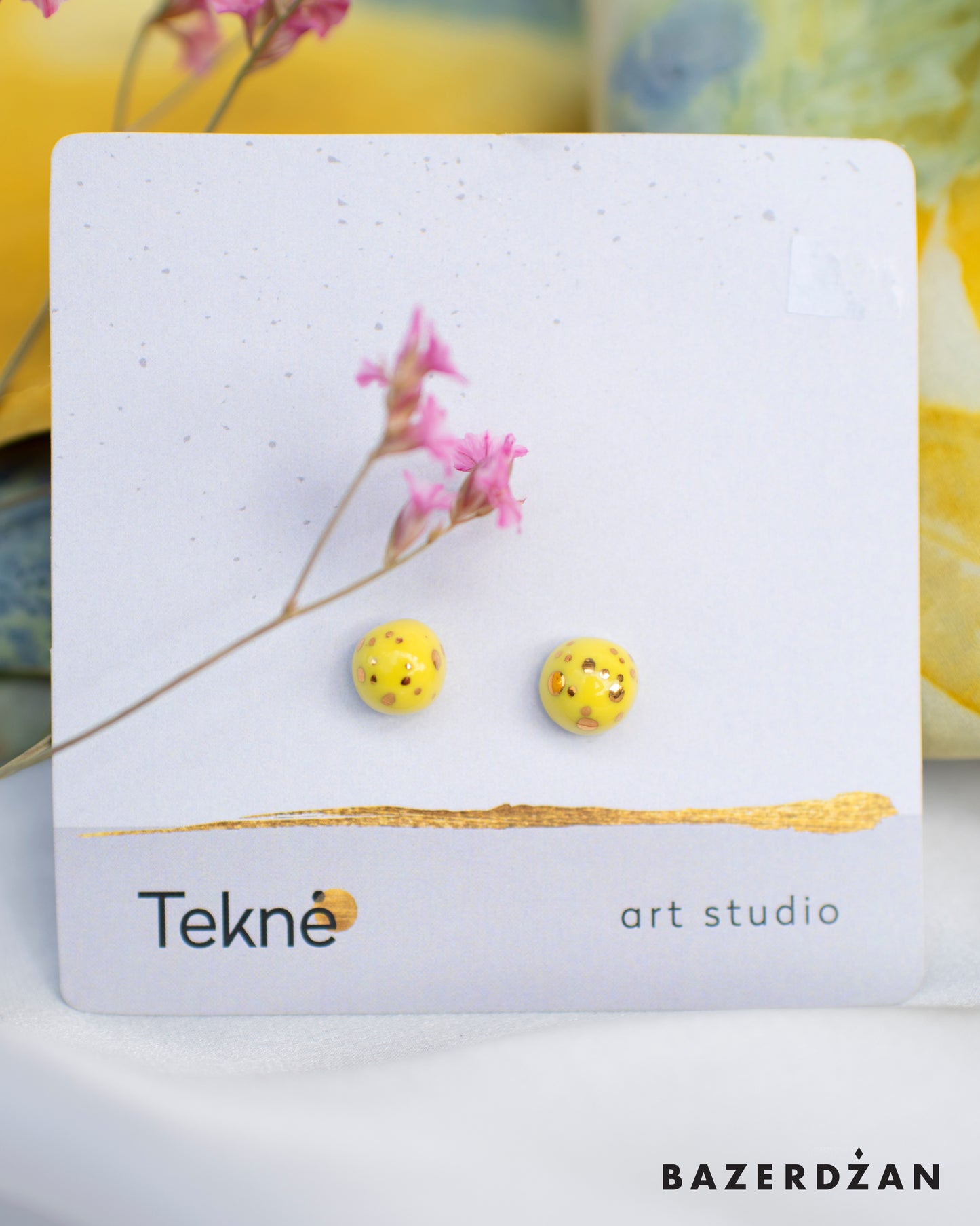 Mini pearl porcelain earrings by Studio Tekne