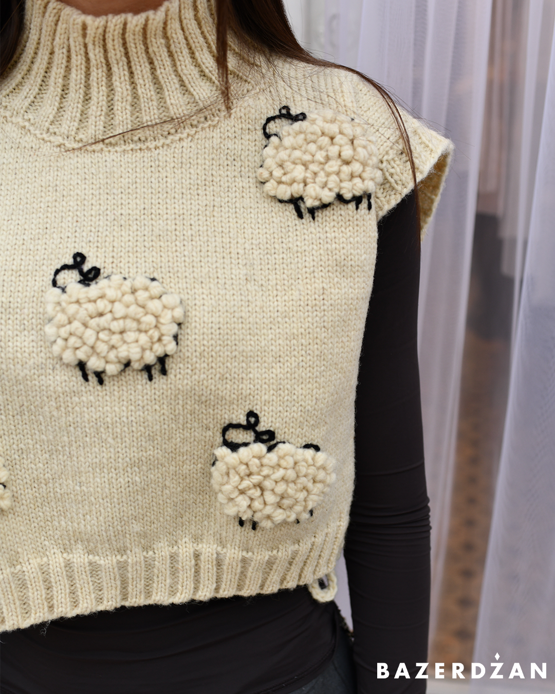 Woolen Sheep Cropped Vest - Bazerdzan