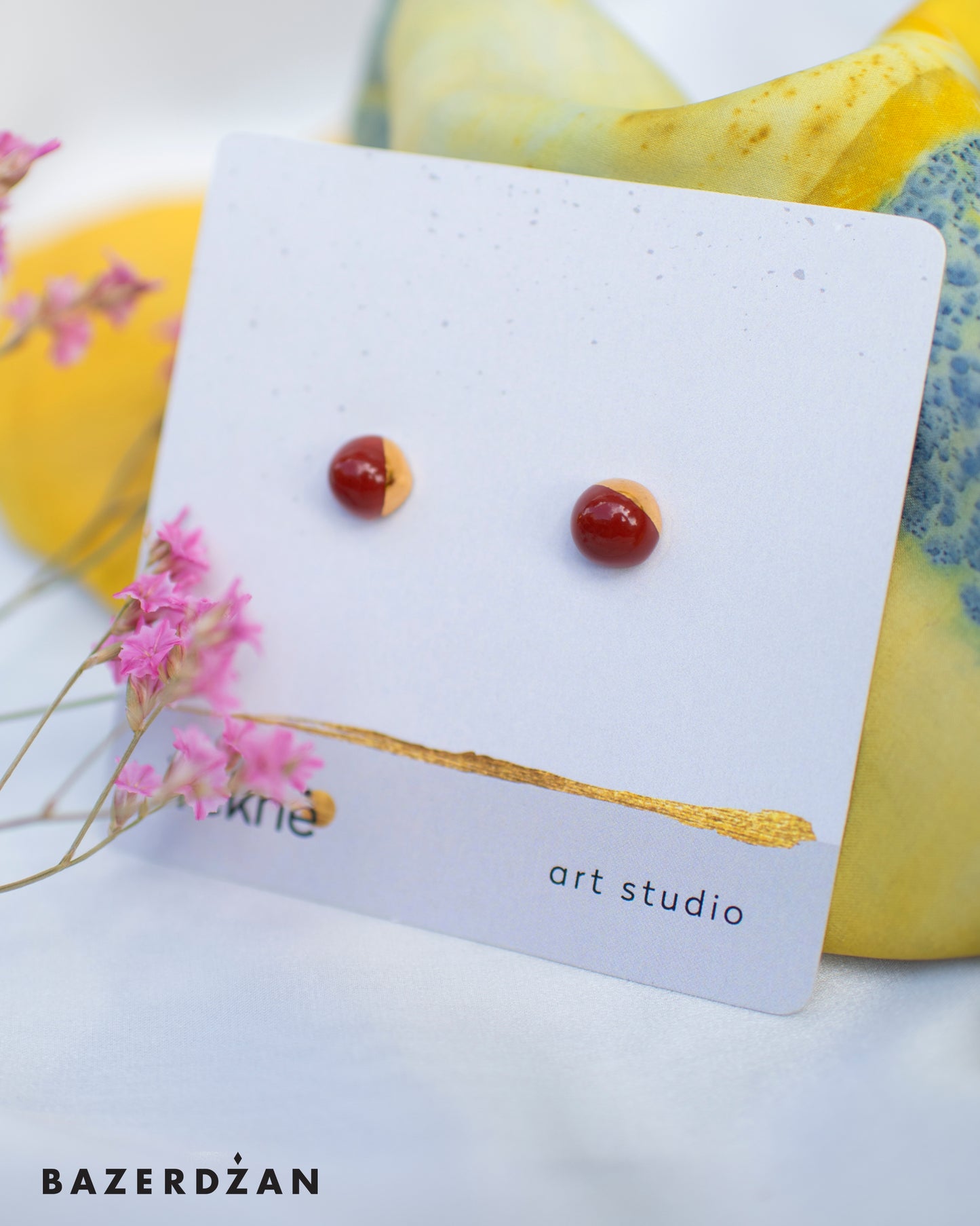 Mini pearl porcelain earrings by Studio Tekne