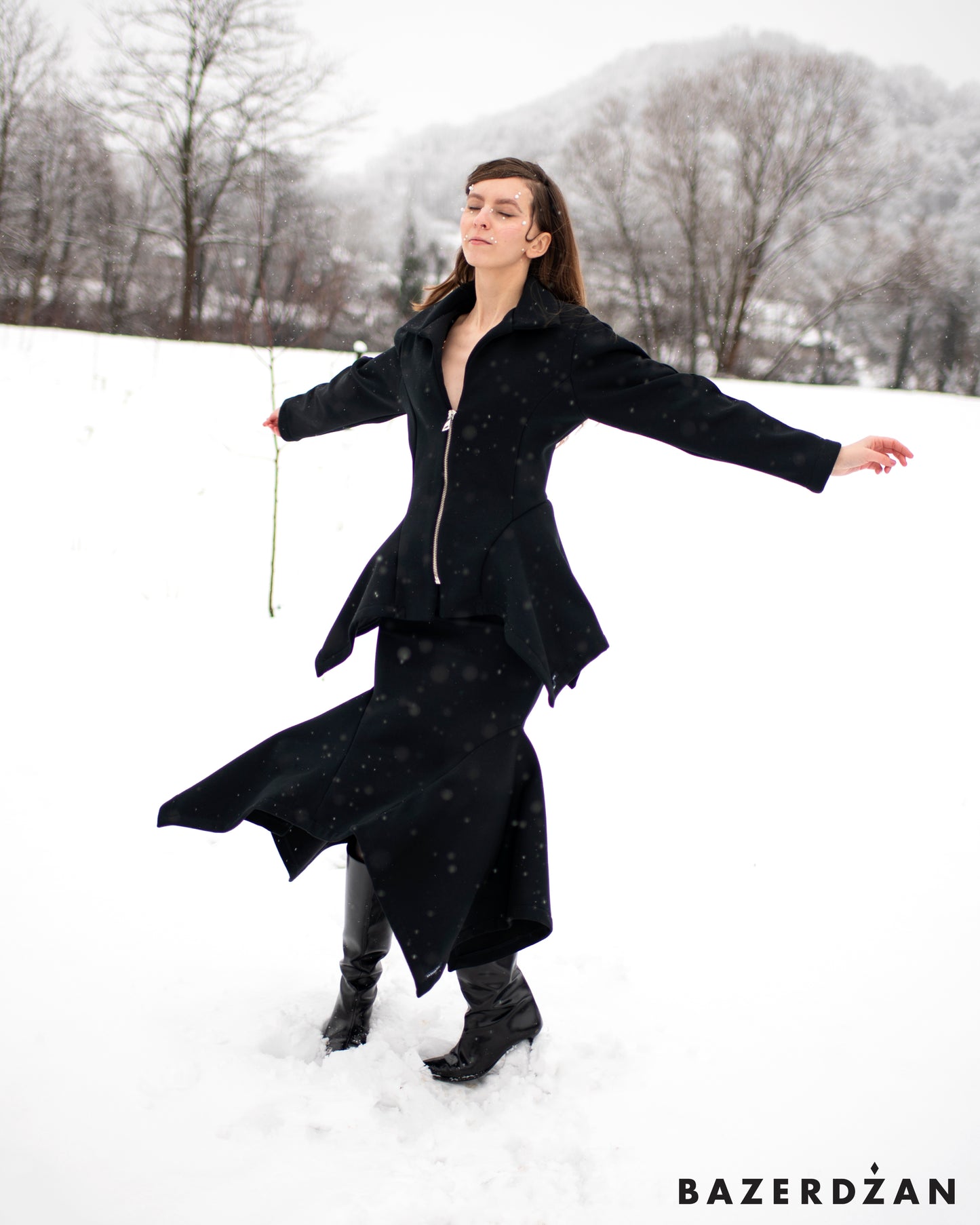 VATRA skirt in black