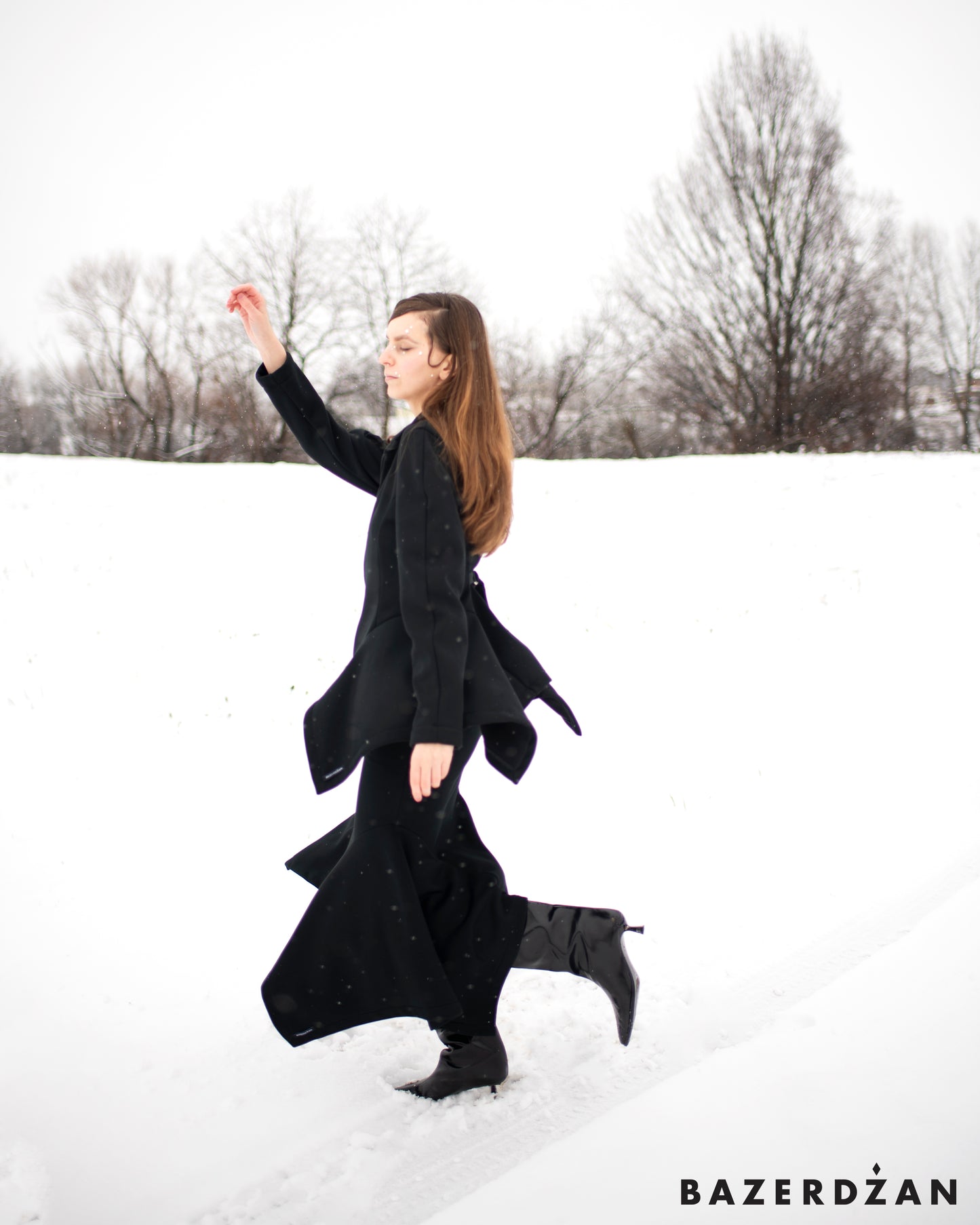 VATRA skirt in black